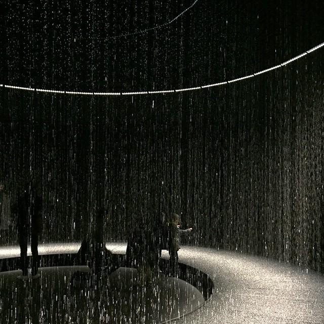 pretavoyager's tweet photo. #LightinWater by @dfgarchitects at @elephantpaname. Very cool rain room. #ExperienceLumier… http://t.co/eZljNyYF05 http://t.co/VmRvezo9jK