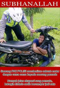 Sumpah baik banget ini polisi :') :D <a href="/bikersgomblarr/">Bikers Gomblarr</a> <a href="/LadiesBiker/">Ladies Biker</a> <a href="/gilamotor/">gilamotor.com</a> <a href="/InfoTouring/">Info Bikers</a> @YamahaIndonesia <a href="/cawageh/">Blog Anak Muda Lpg</a>