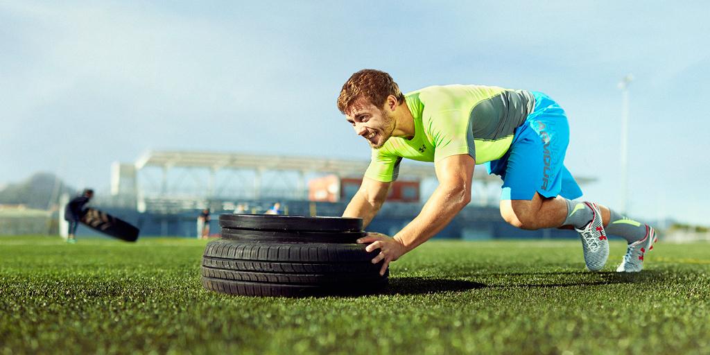 UnderArmour's tweet photo. Getting to the top takes work. Staying there takes more. #EARNYOURARMOUR #IWILL http://t.co/xA9MKGqSoV http://t.co/Cw5VngYwdW