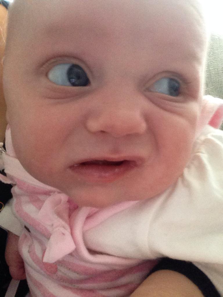 HenmanStacey's tweet photo. What the f..... #funny#look http://t.co/k8KKm3j9Vo