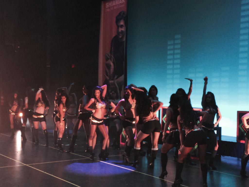SHIAMAKtoronto's tweet photo. Picture perfect #springfunkto !! http://t.co/ASptn4VYoF