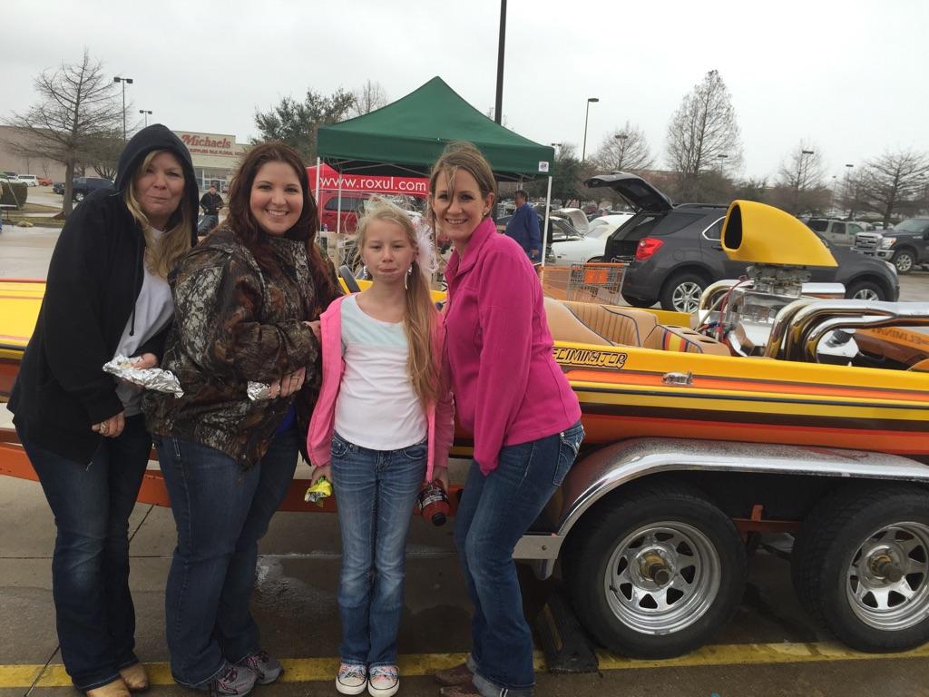 TomTlc12260's tweet photo. Thanks to my wife, daughters, son in law, friends, Jordan Butler &amp; Home Depot crew for a great turnout on Saturday! http://t.co/pMb87rBS9K