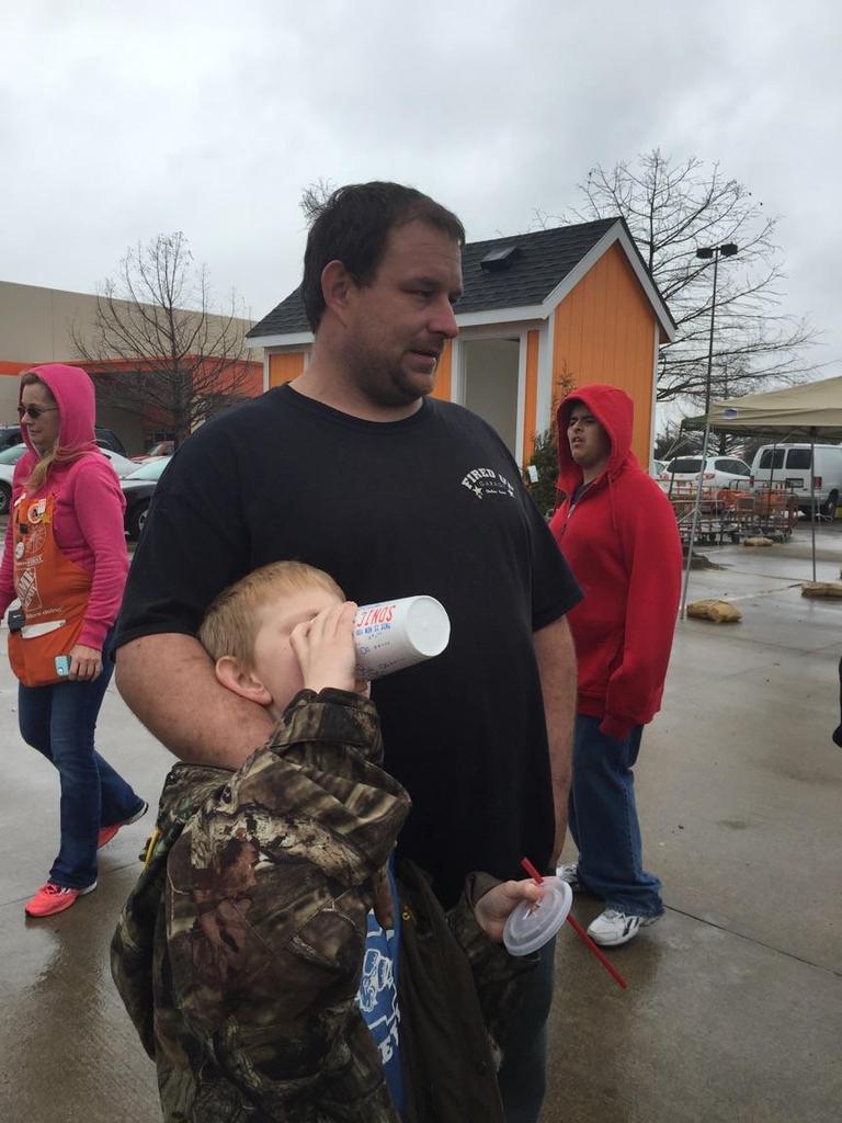 TomTlc12260's tweet photo. Thanks to my wife, daughters, son in law, friends, Jordan Butler &amp; Home Depot crew for a great turnout on Saturday! http://t.co/pMb87rBS9K