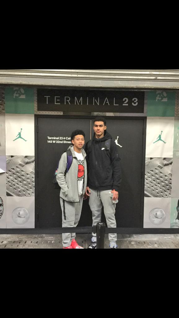 1jtucker's tweet photo. Good workout wit lil bro @CrockrellP outta Seattle top point guard in the country‼️🏀🙌👏✊ #only8thgrade http://t.co/KE1ynWEys0
