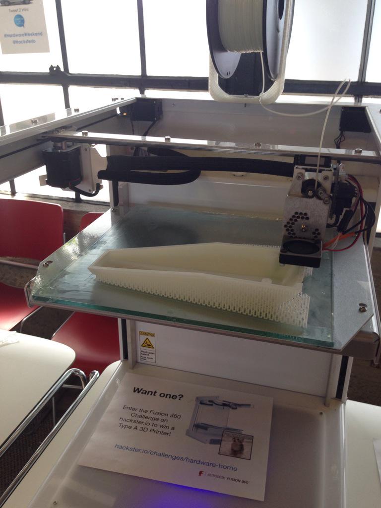 sachlene_singh's tweet image. Smart beer tab handle by #Kegtime . 3D printed, spray painted and ready to go! #hardwareweekend @hacksterio