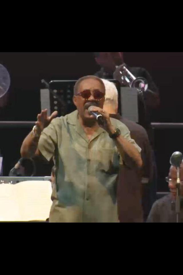 amrzuarth's tweet photo. #TITOALLEN CON LA ORQUESTA DEL DÍA NACIONAL DE LA SALSA #DNZ2015 http://t.co/OnVlCLL0Jk