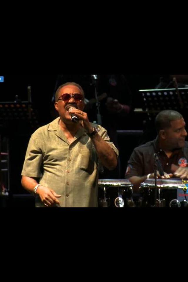 amrzuarth's tweet photo. #TITOALLEN CON LA ORQUESTA DEL DÍA NACIONAL DE LA SALSA #DNZ2015 http://t.co/OnVlCLL0Jk