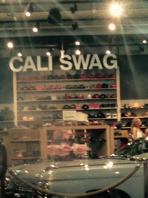 Hollywood Boulevard ;) http://t.co/npGUYnED9x