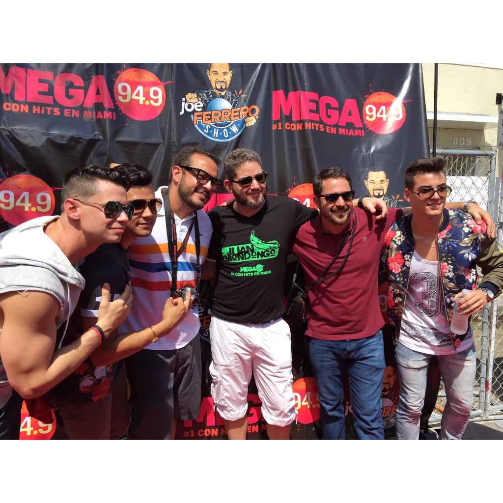 Team Think Hits with @chiefrh13 Thank you for having @grupotreo on the @mega949 stage! #Mega949 #CalleOcho #Treo