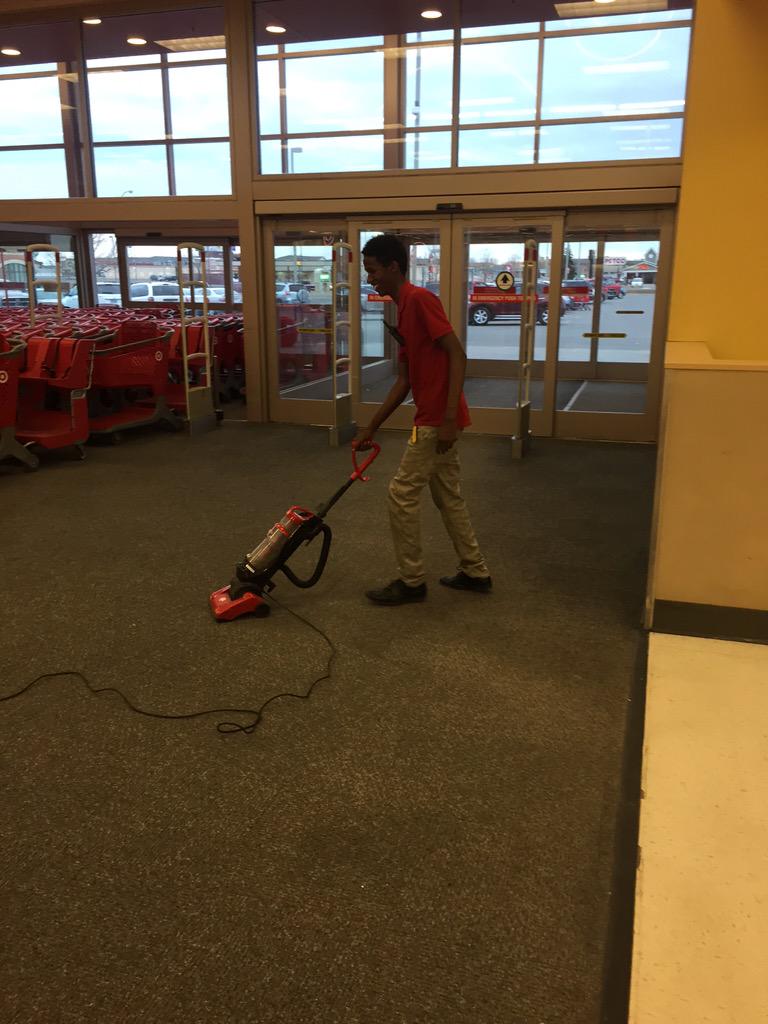 It's not clean without some vacuuming! #HotelLobbyClean <a href="/Ryan_E_Hartman/">Ryan</a> <a href="/Howard_JoshT/">Josh Howard</a>