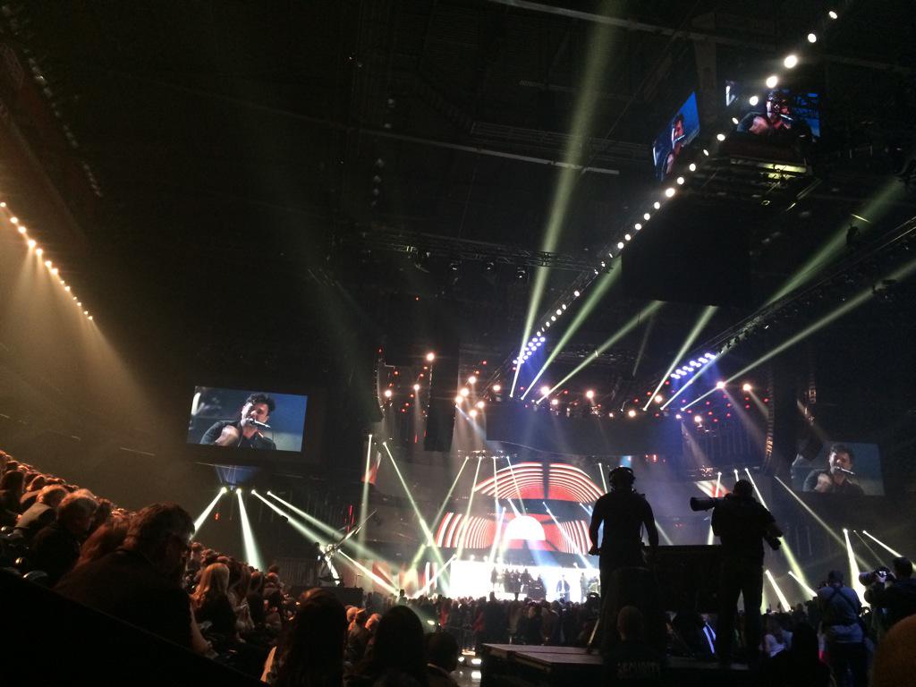 Sheri_Block's tweet image. Hometown boys and #JUNOS winners @arkellsmusic making the crowd go crazy