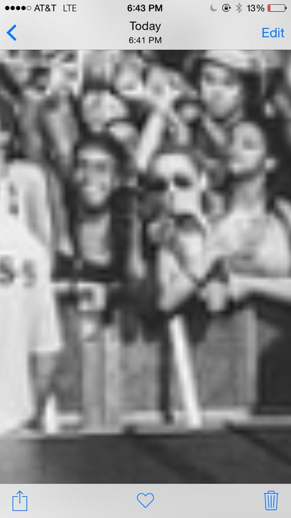 emilyachurchill's tweet photo. Wildin @G_Eazy #Famous #ILoveGEazy #HeHeldMyPhone #AndMyHand #Buku http://t.co/d1lalfyS05