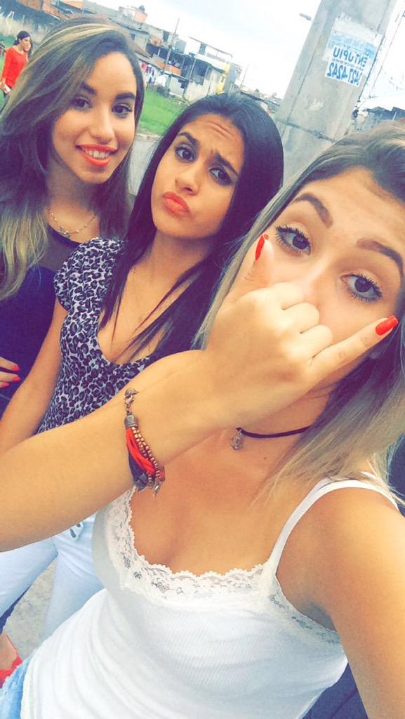 _lelimachado's tweet photo. Minhas gataaaas ❤️ que sábado ein 👌 http://t.co/UZbCQuXRVq