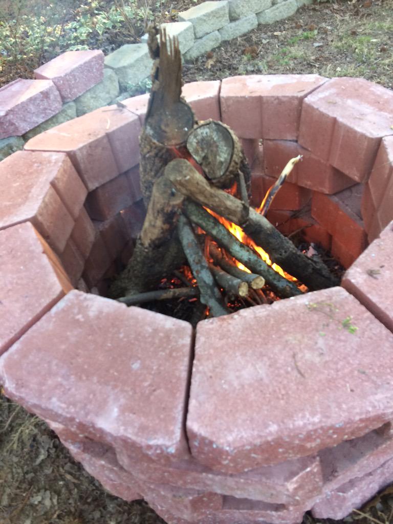 jmchaney9's tweet photo. Brand new firepit!! http://t.co/qJC4emc73p