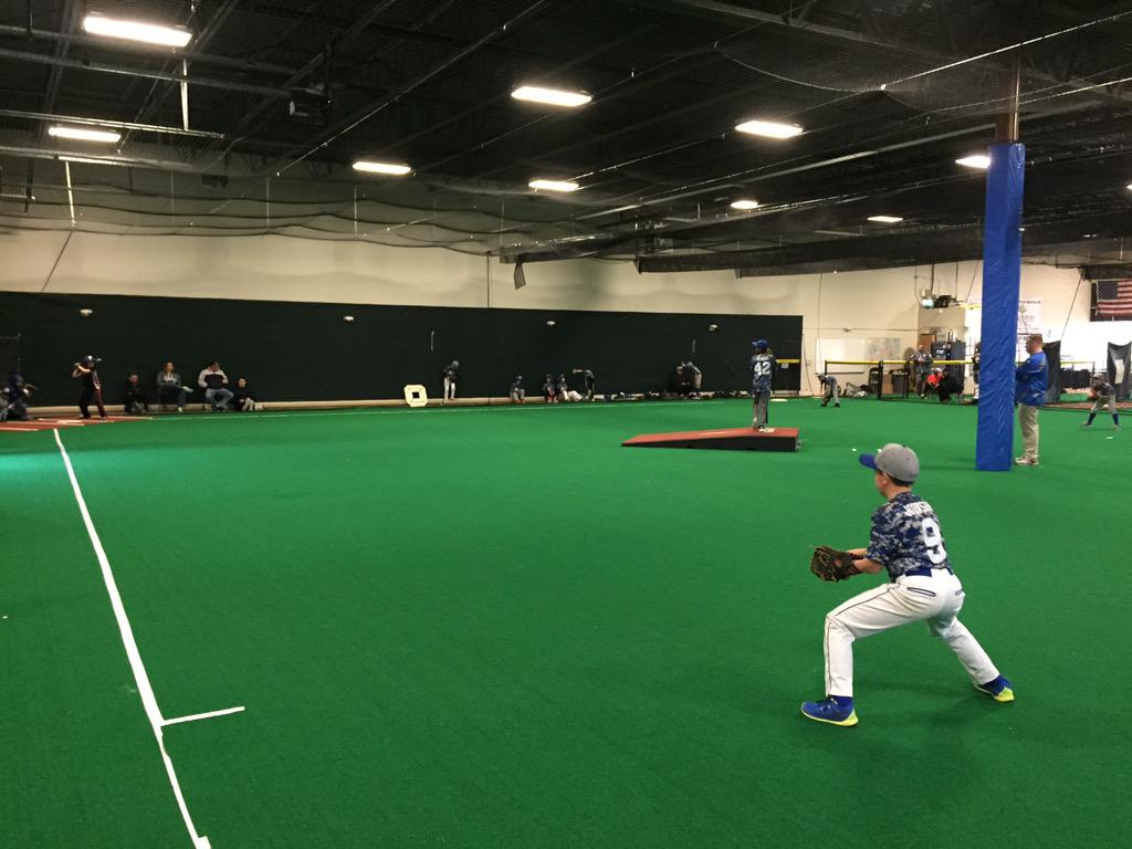 zone_baseball's tweet photo. 9U Zone Baseball scrimmaging the Franklin Mudhens tonight at @thezoneoakcreek. Tons of Fun. #InTheZone #ZoneBaseball http://t.co/LKNMGOwXAa
