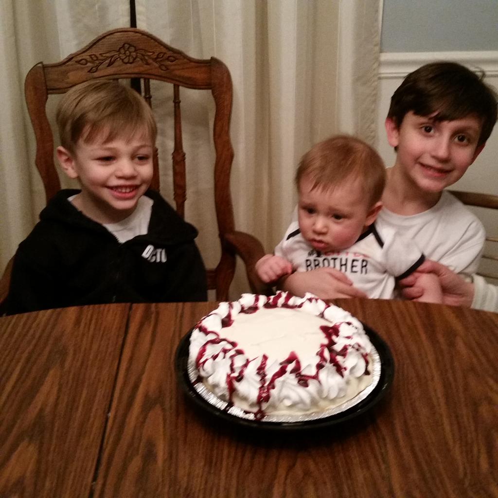 ItsTheL's tweet photo. My cutie pies with the delicious blackberry frozen custard pie I won! Thank you @Wallys_custard http://t.co/KVnk5fT5hG