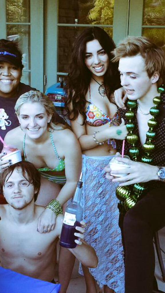 alisonnnYt's tweet photo. My fav OTPs ❤️ #rydellington #ryvannah http://t.co/zNHiBD5tW7