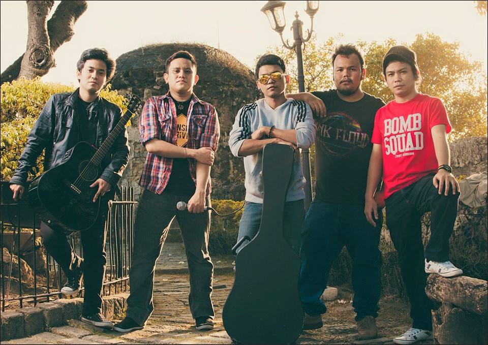 sunsetdriveband's tweet photo. Sunset Drive by the Fort Photographed by : Dandel Pascua #SunsetDrive #FortSanPedro #photoshoot http://t.co/FkvjLA7cab