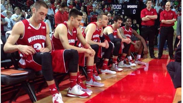 WhiteBballPains's tweet photo. Who do you guys have winning it all?

RT Wisconsin
Fav Kentucky 

#WhiteBballSuccess http://t.co/0NfVR5Sxfx