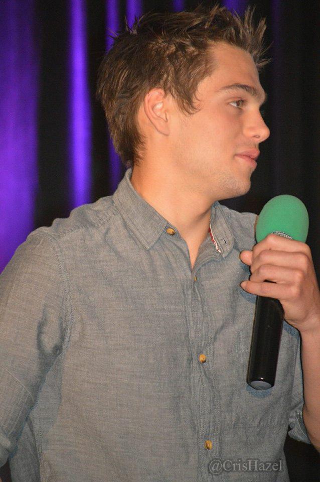 CrisHazel's tweet photo. I can't believe it's been a week since #DotWLA http://t.co/thAITIxLiS