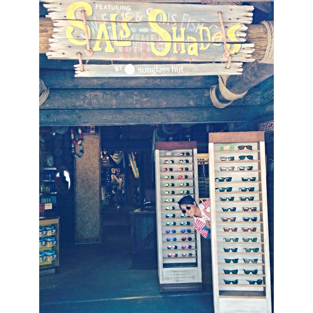 SghWdw's tweet photo. Don't forget to pop in to your favorite @sunglasshut during this #SpringBreak !! 😎 http://t.co/U7nF56TDYp