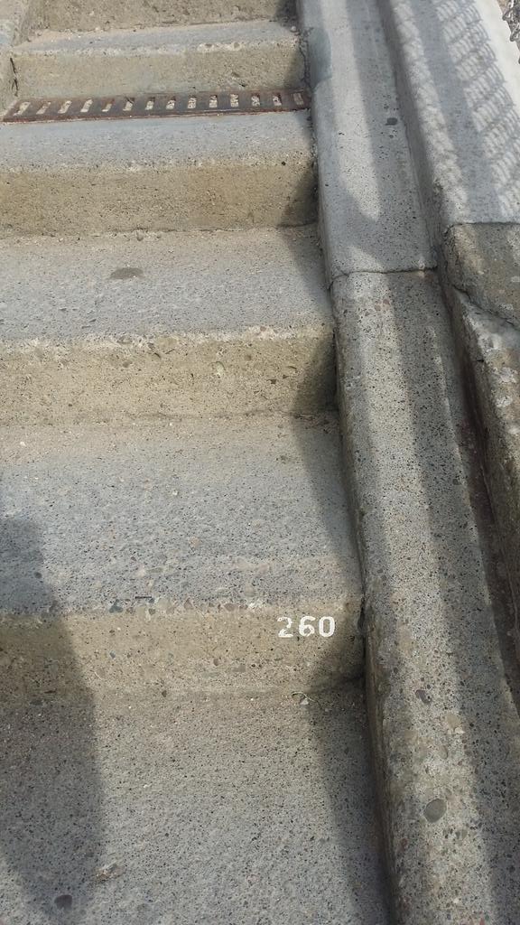 glam1477's tweet photo. Going down was not so bad...hang on, how do i get back up again?#needmorealeeve #finallyseenit #ptreyeslighthouse http://t.co/0waEY4zykR
