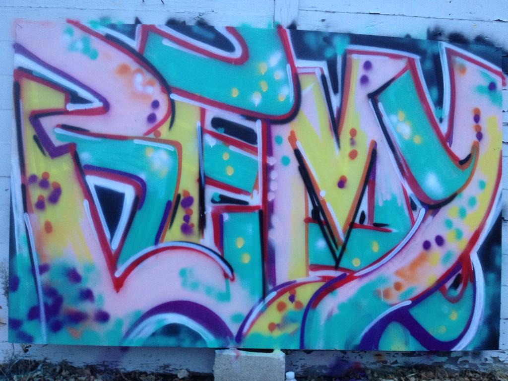 streatorscott's tweet photo. @streatorscott: Heres a peice I made for my daughter room #kidsroom #graffiti #krylon #meltdowncreativeworks http://t.co/mm4moHqqyE