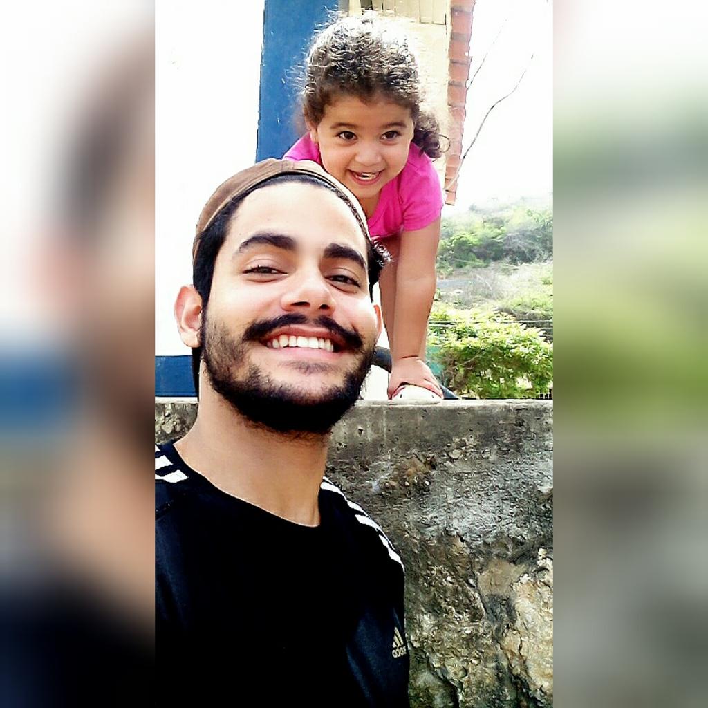 MatheusPrieto64's tweet photo. #VickyVicky #Love #Sobrina #Bro #BigSmile #ig #snap 😍🙌🌞 http://t.co/utE0YlDR5o