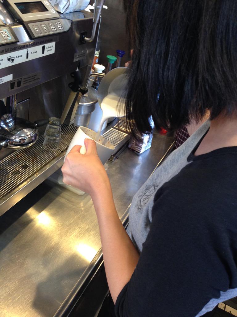 RobertTorrey's tweet photo. Nohemi steaming her milk perfectly #learninglatteart http://t.co/K1jABT8NQM