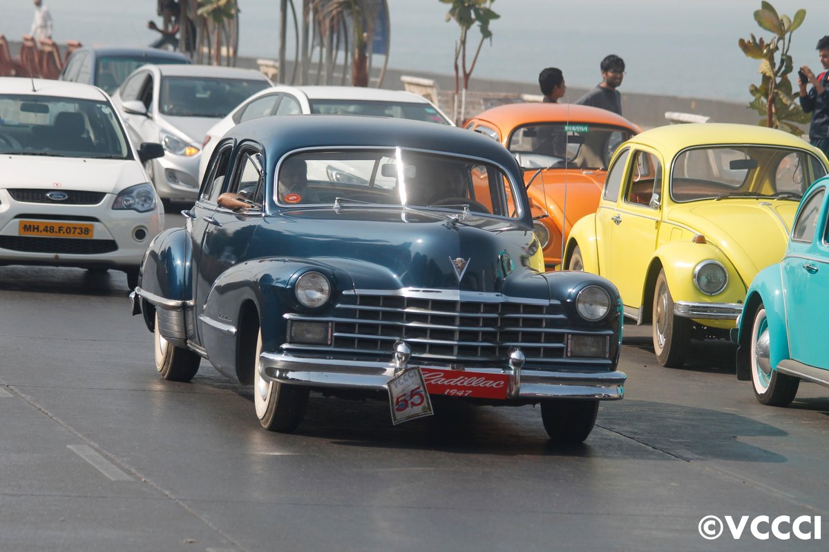VCCCI_Tweet's tweet photo. A 1947 Cadillac amongst some beetles #VCCCI #India #mumbai @CandSCmagazine @ClassicCarWkly @4StarClassics http://t.co/JWCKf8fHq8
