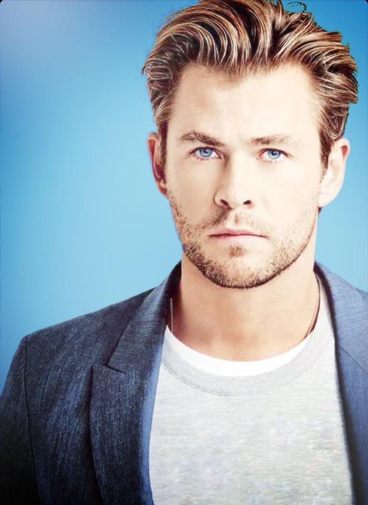 Chris Hemsworth Fans on Twitter.