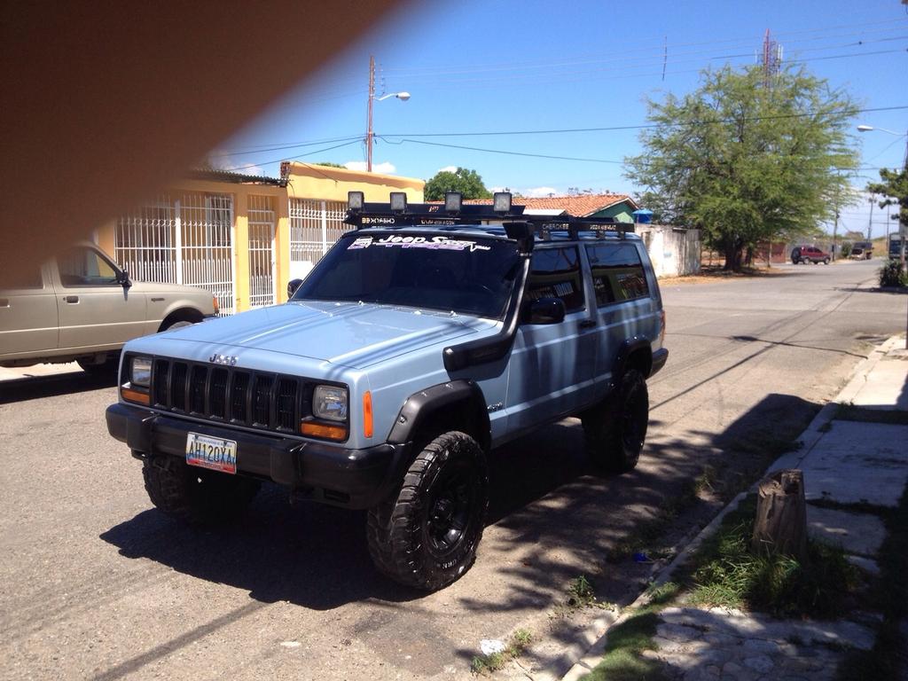 lopezkyjacting's tweet photo. Me la robaron en municipio san Diego ayer a las 9pm de la noche aprox saliendo del circo los valentín os  04125383530 http://t.co/TBO43blYZs