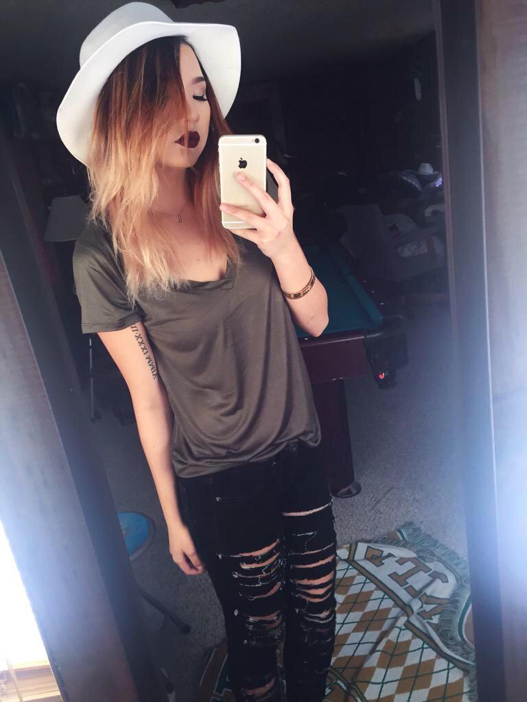 Gorgeousforeign's tweet photo. Vietnamese, Chinese, and Egyptian 😘@TeezusWalks http://t.co/ZZd6YqBCpP