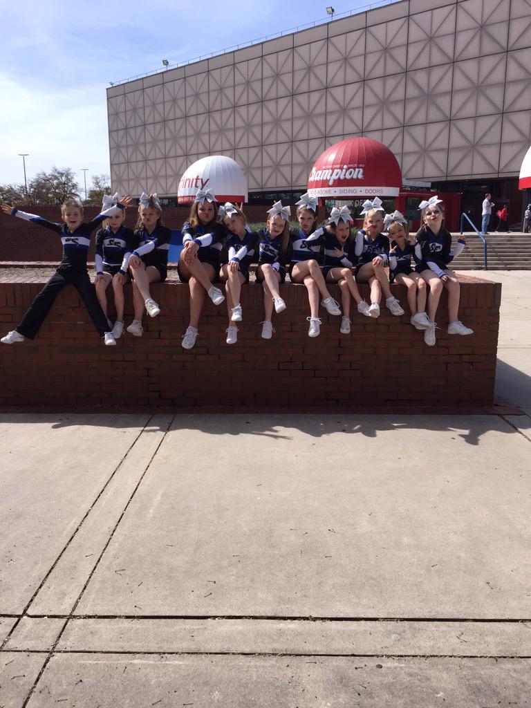 StormEliteCheer's tweet photo. These are the cutest kids!  #COAmasters #gottagreenjacket http://t.co/hd6tPKluBq
