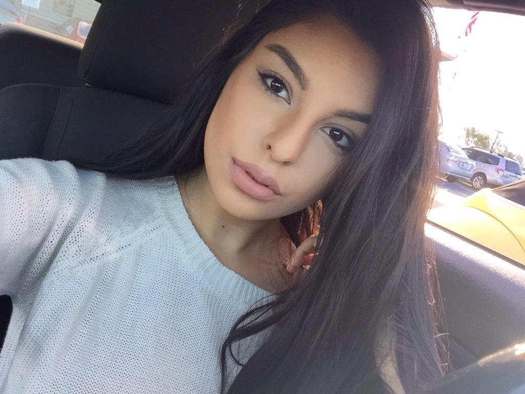 Gorgeousforeign's tweet photo. Persian and Mexican 😻 @sierrraangel http://t.co/KVhBJ8VVvj