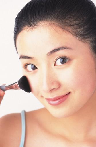 Cara Tepat Gunakan Blush-On Sesuai Bentuk Wajah detik.id/6oV1QO via <a href="/wolipop/">wolipop</a>