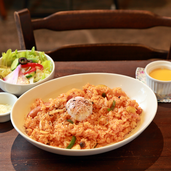 cotrip_twi's tweet photo. 栃木市の歴史を感じる町並みをおさんぽしませんか。蔵を改装した素敵な雑貨店やカフェをご紹介します。4月末から5月の初めにかけては、畳600枚分の藤棚も見ごろ��なりますよ。⇒ http://t.co/z05ieePDL6 #cotrip http://t.co/PkzrEClvsK