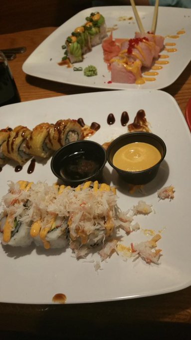 Late night sushi with the roomie http://t.co/7aFqiwZmHN<a href="/tag/yikes"class="tags"><span>#yikes</span></a>