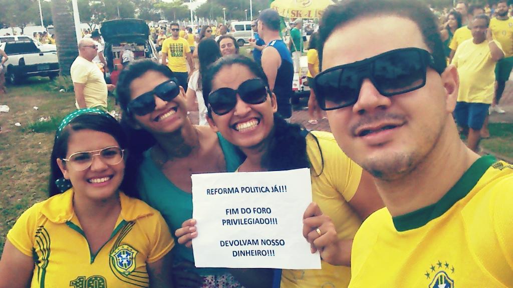 aaccc971b66c40c's tweet image. Aqui em Vitoriafoi assim #ForaDilma #VemPraRua
