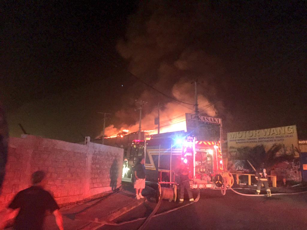masterxflow's tweet photo. @HombredeRadio @ZofriOficial @biobio ke lamentable.. otro incendio en zofri http://t.co/cIfpa24xw6