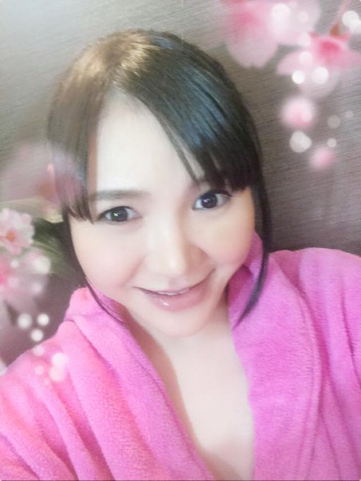 撮影中だよん！！ (&acute;p・&omega;・q｀)ｶﾞﾝﾊﾞ♪ ロケットさん！隠語だよう♡( *&acute;艸｀) http://t.co/YLnzRsh9oT