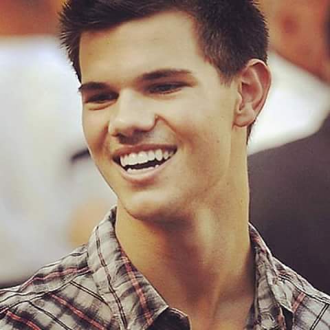 SheLautner's tweet image. #susonrisa....