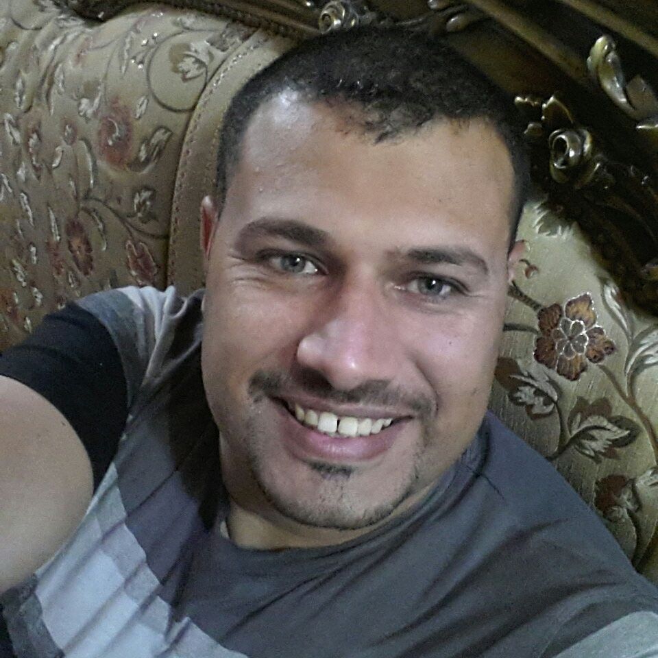 mutazalshawi1's tweet photo. صباح الخير والفرح والسرور http://t.co/tFKhZEanhR