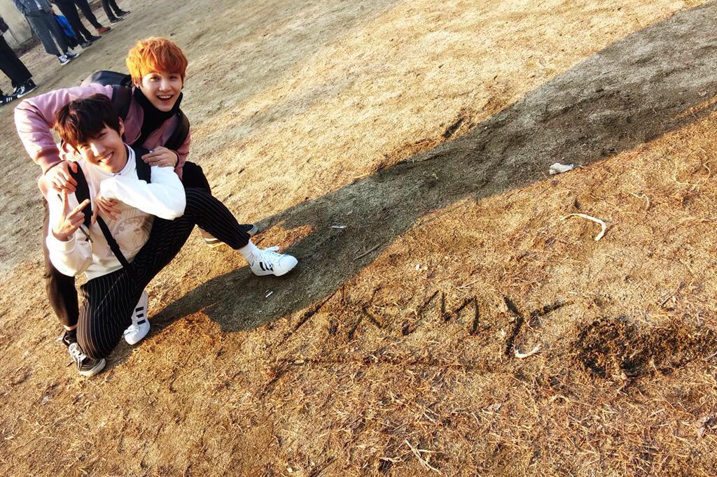 hoseok_diary's tweet photo. Dear Diary,

It's almost time for another comeback! Are ARMYs ready for it?ㅋㅋㅋ I hope so~ MV shooting is tiring~

@-@ http://t.co/fe9cLViYCQ