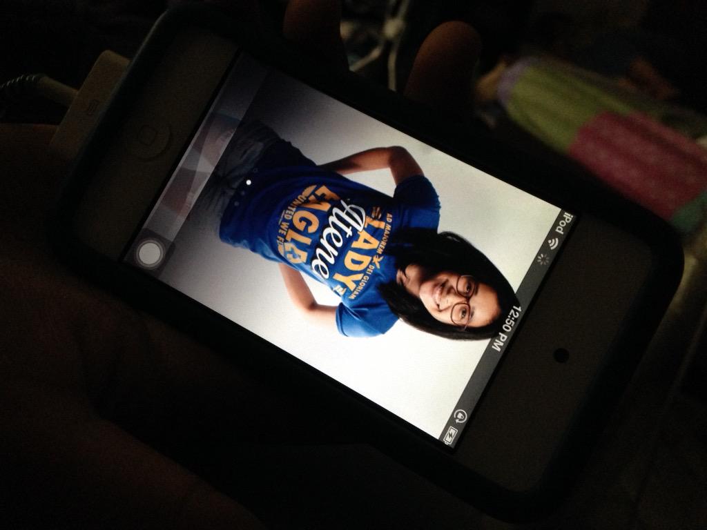 MargeTejada's tweet photo. And it's still working lol #iPod4thGen http://t.co/LxXWtExeZe