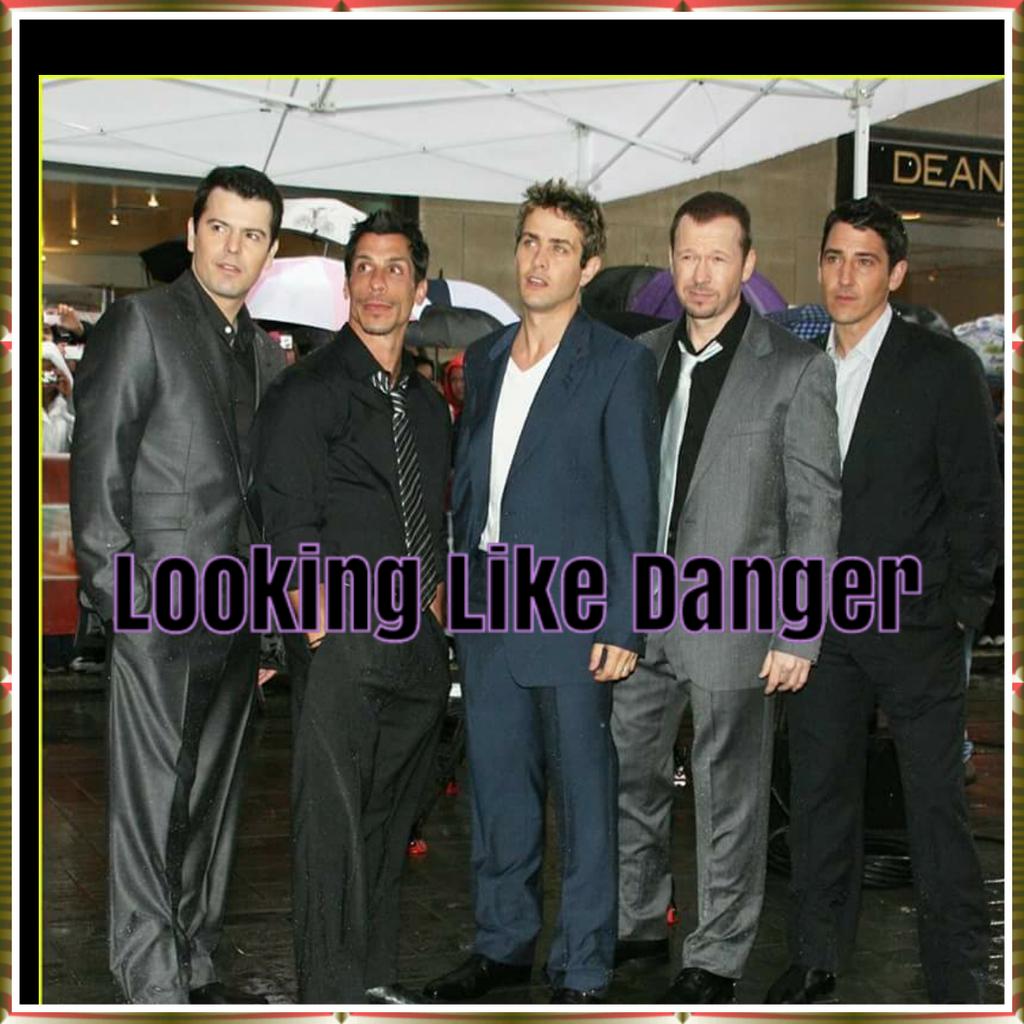 princesswahlbee's tweet photo. Created with Photo Collage Maker.
http://t.co/DzduosfKan #LookingLikeDanger http://t.co/o9RAkz3oYx