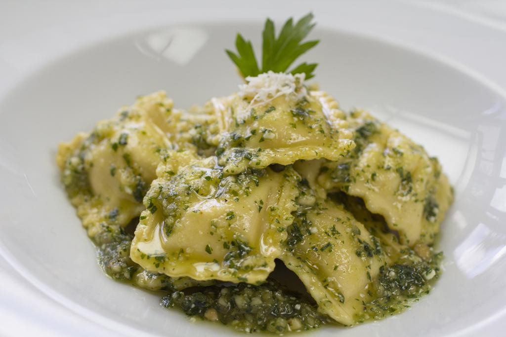 akunn's tweet photo. As always.. makes me want to go back to cafe gran via 😋 RT @GRANMELIA_JKT: Yummy ravioli! #CafeGranVia http://t.co/8epbE4ssMV