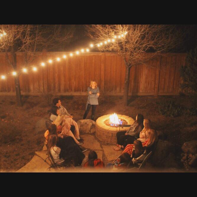 CalynBarry21's tweet photo. Nothing beats having a testimony meeting with your best friends. http://t.co/22ZIc86VvR
