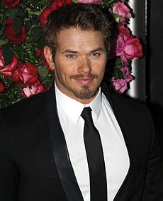 Happy 30th birthday, Kellan Lutz! 