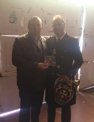 VeraCruzLP's tweet photo. He aquí una foto de nuestro amigo @EstebanRomeraTv junto a nuestro asesor musical @baquero_ramirez con su nuevo CD. http://t.co/eS6GFRRsx5